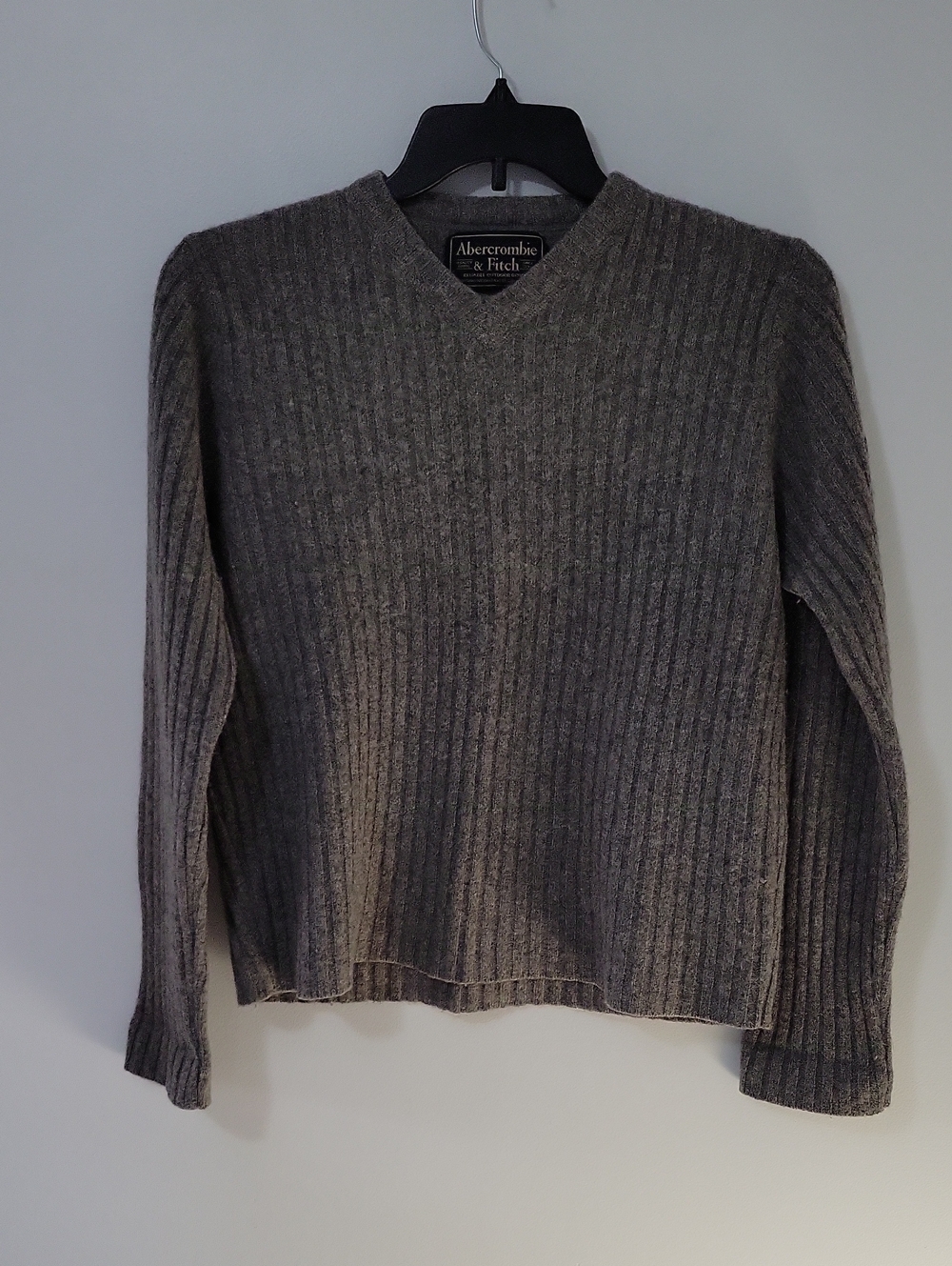 Abercrombie & Fitch Ribbed V-Neck Lambswool Sweater, Size X-Large